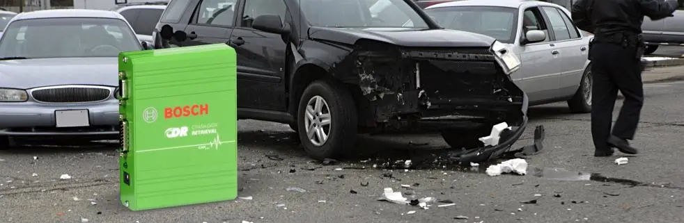 Unfallfahrzeug mit Bosch CDR Technik zur Event Data Recorder Auswertung für eine präzise Unfallrekonstruktion